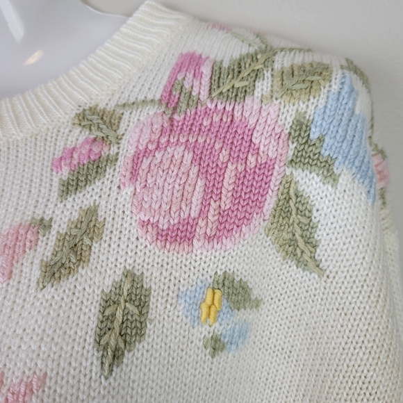 Knit Floral Embroidered Sweater Vintage - Picture 3 of 10